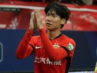 可以娱乐-清晨中超焦点战，里昂篮板制胜，气氛紧张，训练强度明显提升的简单介绍