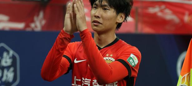 可以娱乐-清晨中超焦点战，里昂篮板制胜，气氛紧张，训练强度明显提升的简单介绍