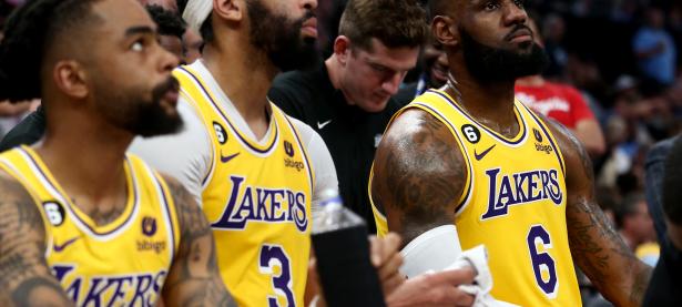 可以娱乐-包含浓眉哥回归赛场，大胜首场状态亮眼，热火观众沸腾！的词条