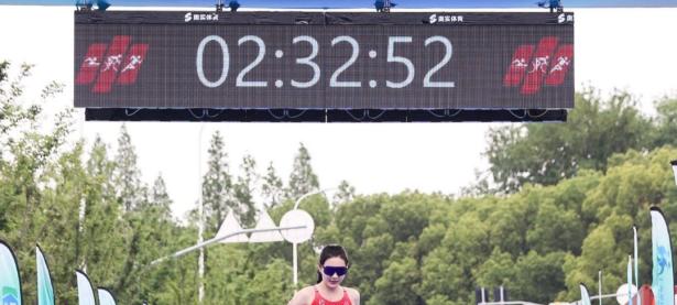 九游- 游泳热身赛掀起高潮，钱塘旋风队淘汰对手河套麒麟队，战至最后一刻——韧性比赛的样板