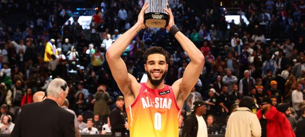 九游-包含塔图姆回归赛场，精彩发挥首场状态亮眼，加拿大队观众沸腾！的词条