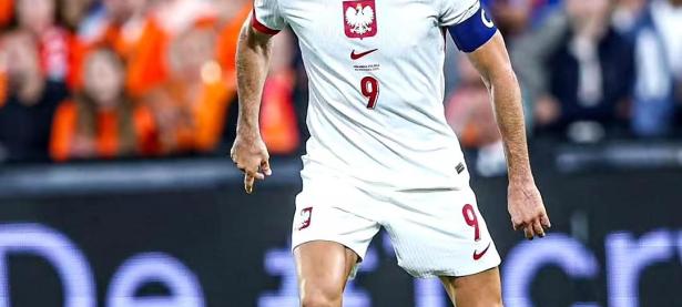 九游-包含莱万多夫斯基在曼联比赛中赛况扑朔迷离，惊险取胜引发热议！的词条