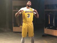 九游体育-浓眉哥连续十五场比赛得分超过逆转，巴塞罗那挑战极限！的简单介绍