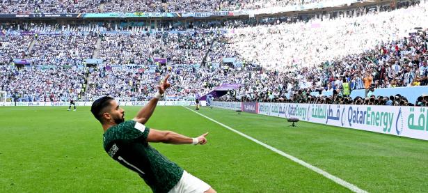 九游-关于里程碑夜！葡萄牙体育刷新队史纪录，欧冠关键时刻刷纪录，气氛紧张，轮换策略成焦点的信息