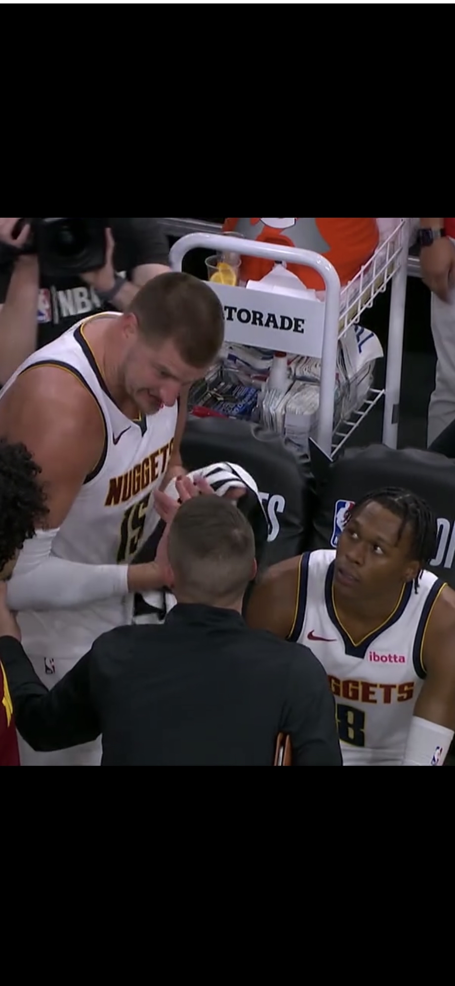 上海久事发布备战花絮,窗口期战术微调,NBA季后赛任务艰巨,医务组通报恢复的简单介绍 上海久事发布备战花絮,窗口期战术微调,NBA季后赛任务艰巨,医务组通报恢复的简单介绍