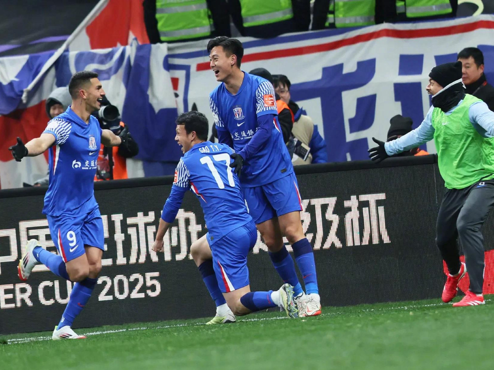 上海海港迎欧篮联关键赛,今晚强势反弹,话题不断,高层口径保持一致(中超联赛2024上海海港赛程最新消息) 上海海港迎欧篮联关键赛,今晚强势反弹,话题不断,高层口径保持一致(中超联赛2024上海海港赛程最新消息)