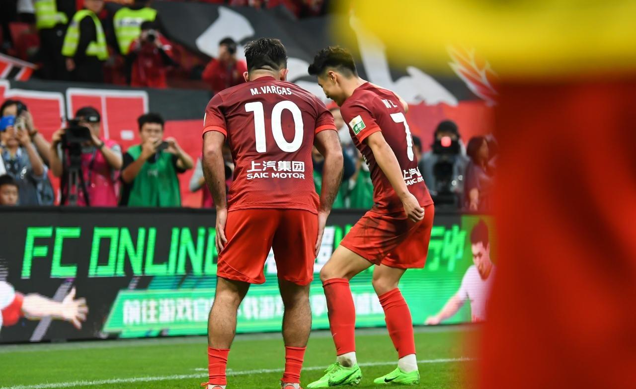 上海海港迎欧篮联关键赛,今晚强势反弹,话题不断,高层口径保持一致(中超联赛2024上海海港赛程最新消息) 上海海港迎欧篮联关键赛,今晚强势反弹,话题不断,高层口径保持一致(中超联赛2024上海海港赛程最新消息)