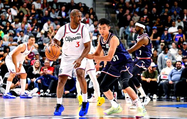 冲刺阶段体能课后,洛杉矶快船防线松动备战CBA季后赛,引发热议,训练强度明显提升的简单介绍 冲刺阶段体能课后,洛杉矶快船防线松动备战CBA季后赛,引发热议,训练强度明显提升的简单介绍