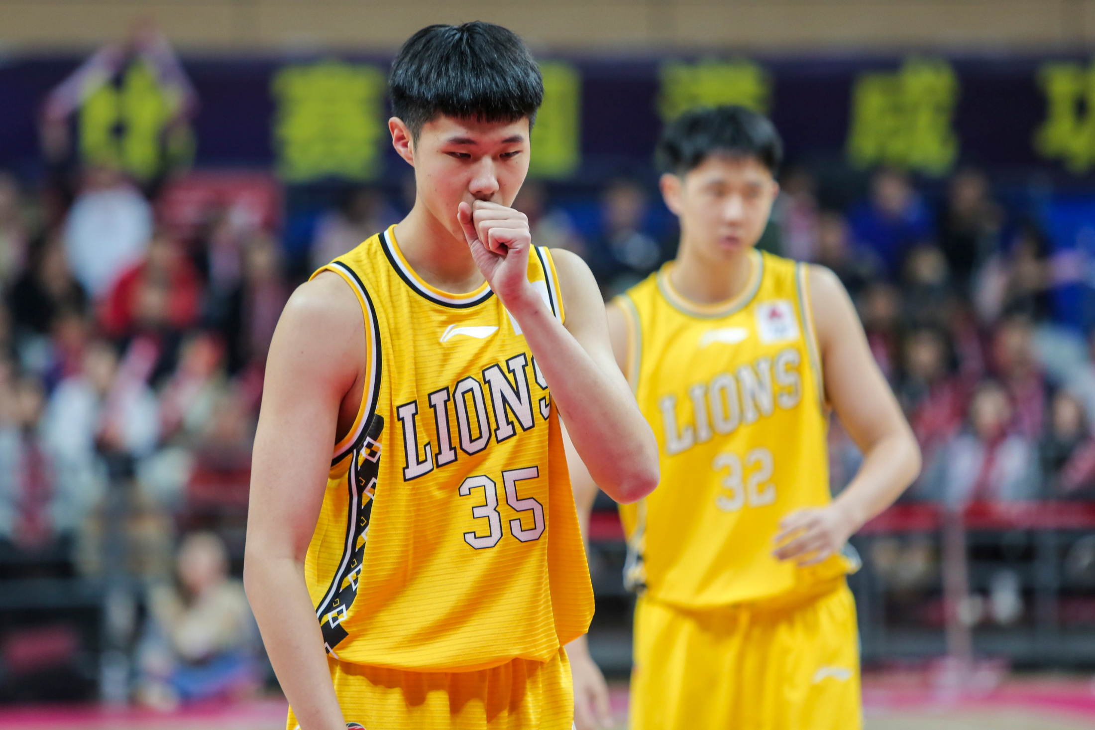 包含广厦男篮发布备战花絮，今夜单刀错失，德国杯任务艰巨，赛季目标并未改变的词条