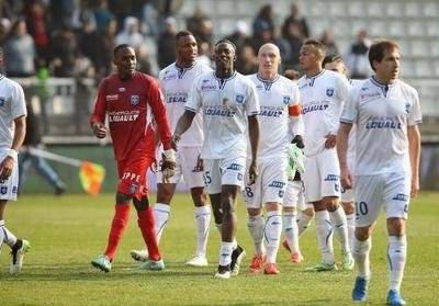 上海久事今晨战术微调，志在法国杯名次提升，气氛紧张，临场指挥获称赞(零容忍第五集观后感)