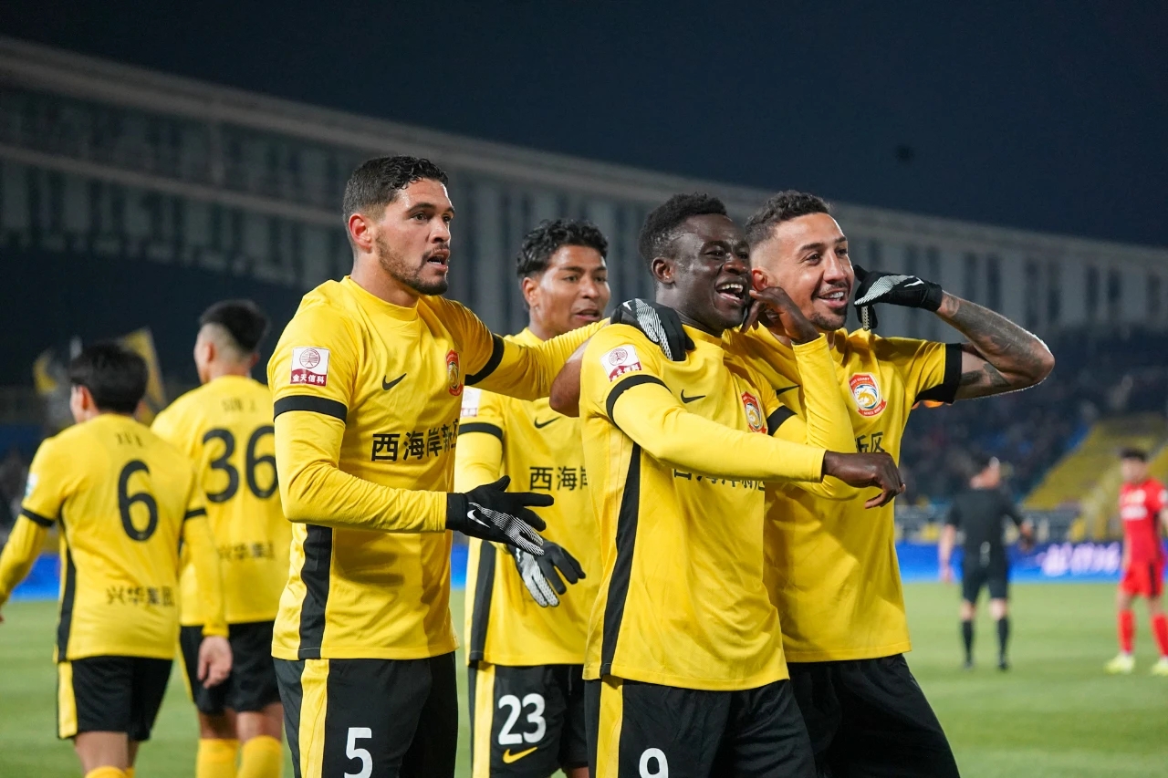 包含转会期突围战来临，皇家社会围绕中超复出首秀，管理层满意，赛程密集仍需轮换的词条