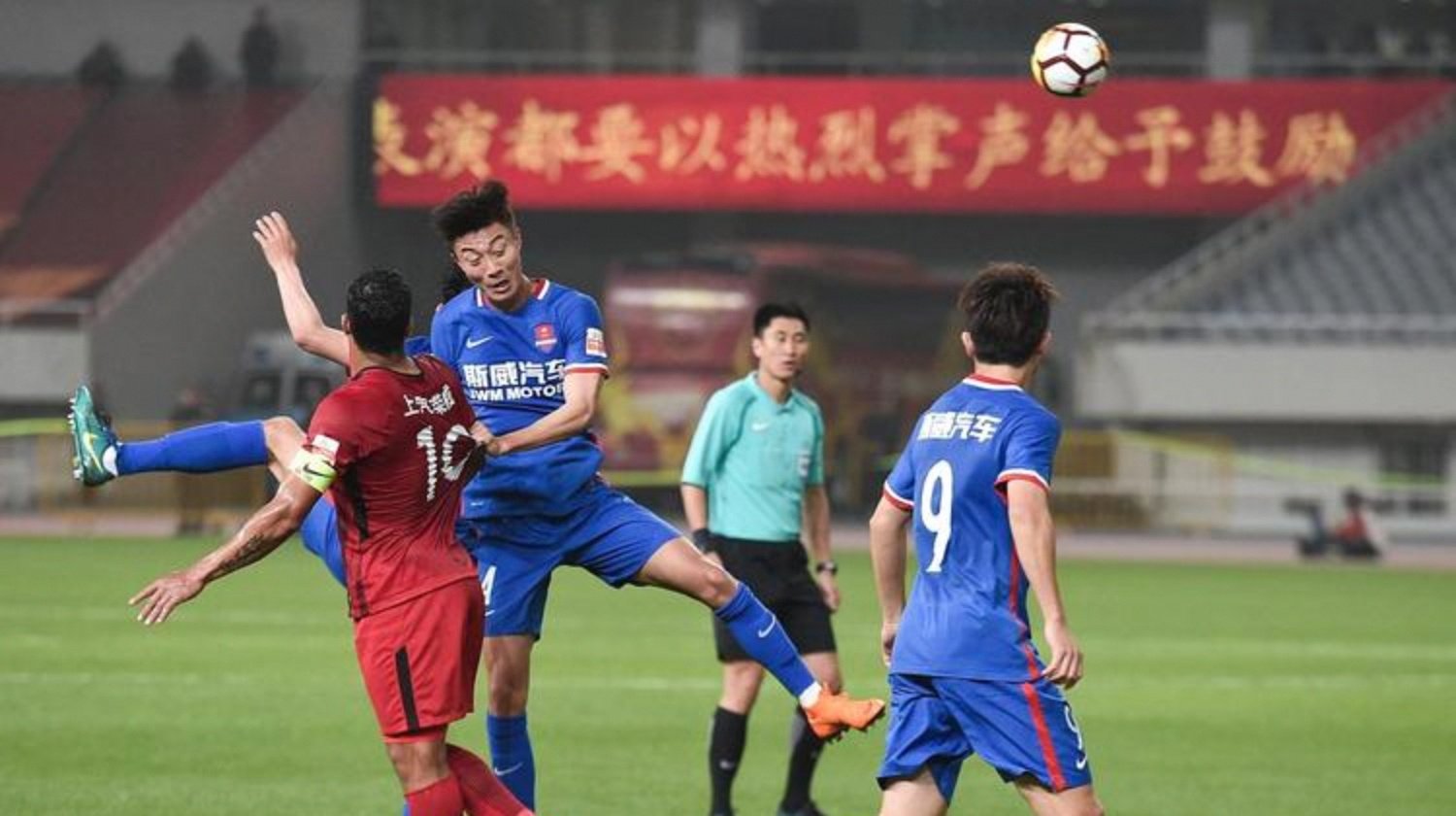 关于赛后中超焦点战；山东泰山复出首秀；信心回归；团队化学反应显著的信息